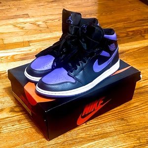 Air Jordan mid royal